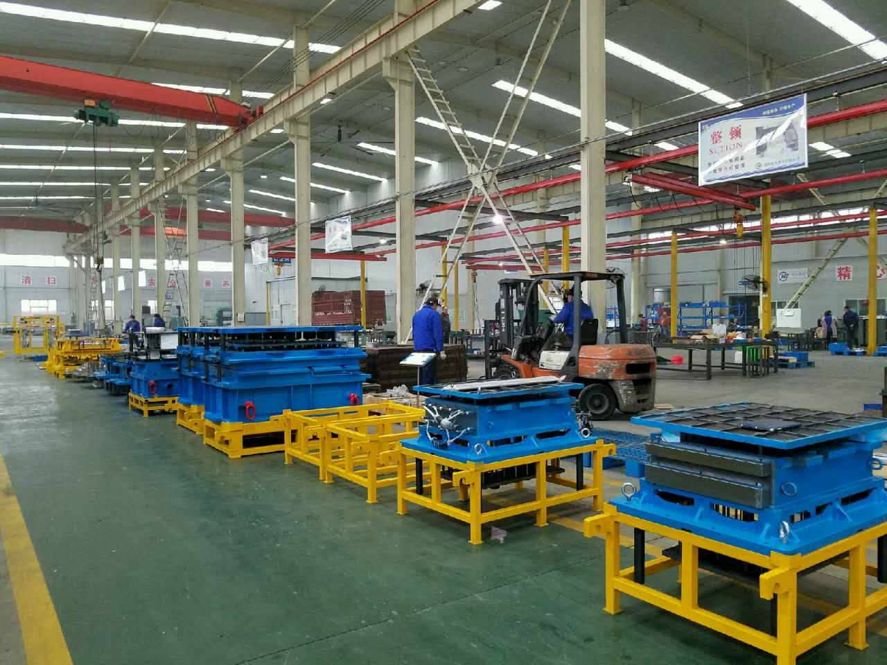 一臺(tái)玻璃鋼化爐大概多少錢？